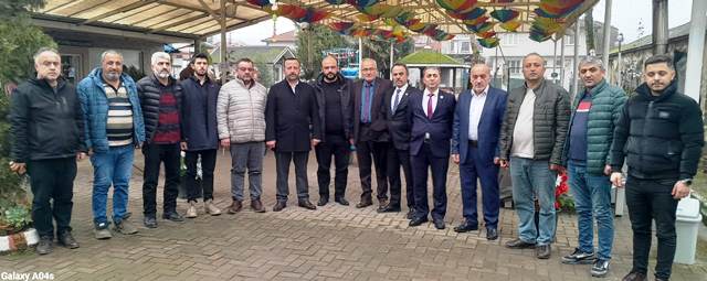 AKYAZI BBP'NİN YENİ BAŞKANI BASINLA TANIŞTI  