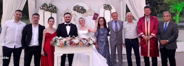 ÇAVDAR VE YÜKSEL AİLELERİNİN MUTLU GECESİ 