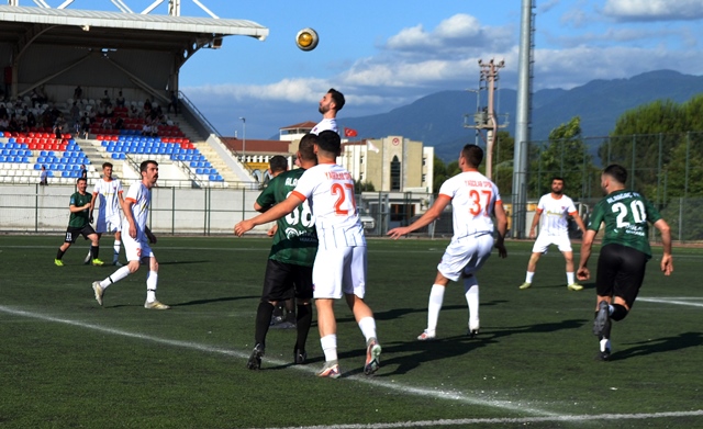 AKYAZI AKIN YAĞCILARSPOR’A YENİLDİ 1-2 ANCAK MAÇTA YAĞCILARSPORUN KURAL HATASI YAPTIĞI BELİRLENİNCE ŞAMPİYON AKYAZI AKIN OLDU  