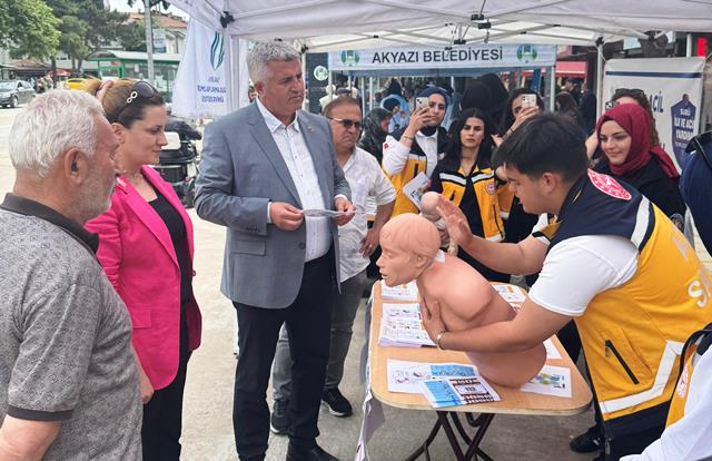Akyazı’da İkincisi Düzenlenen “Sağlık Sokağı” Etkinliği Yoğun İlgi Gördü  