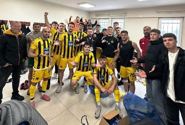 ASAKYAZISPOR İLK YARIYI LİDER TAMAMLADI 