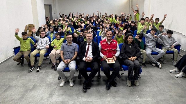 KIZILAY AKYAZIDAN HAFTA DOLAYISI İLE OKUL ZİYARETLERİ