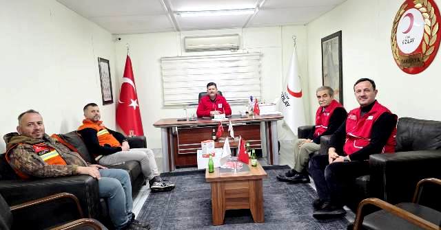S.A.B.A.H VE KIZILAY AKYAZI ŞUBE BAŞKANLARI KIZILAY İL BAŞKANINI ZİYARET ETTİ  
