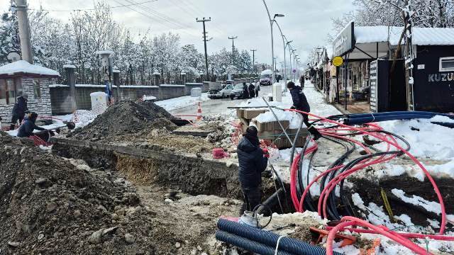 Kar kış çalışmalar devam ediyor 