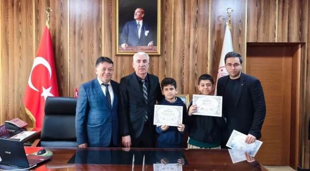 İlçe Milli Eğitim Müdürü Hasan Can TUBİTAK başarısını ödüllendirdi  