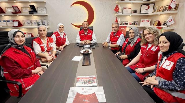 KIZILAY AKYAZI’DA KADIN KOLLARI YAPILAN TOPLANTIDA ÇALIŞMALARINI DEĞERLENDİRDİ