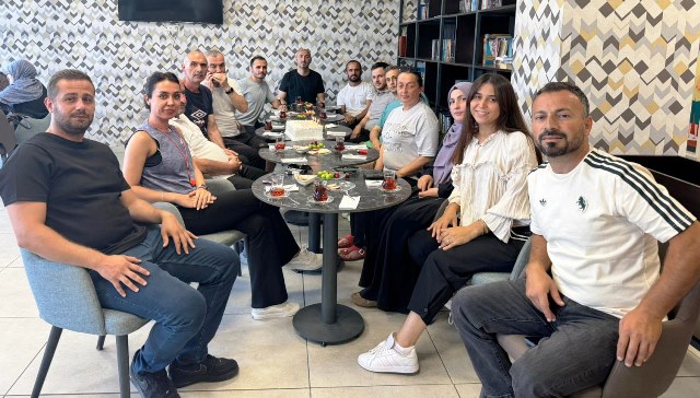 Akyazı’da pastalı Antrenörler günü kutlaması