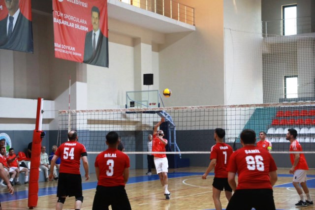 Kurumlar arası Voleybolda nefes kesen maçlar 