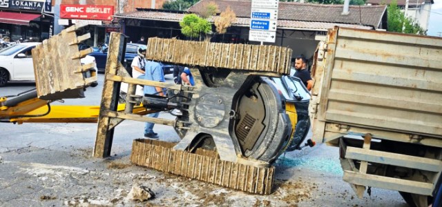 Ekskavatör devrildi operatör yaralandı 