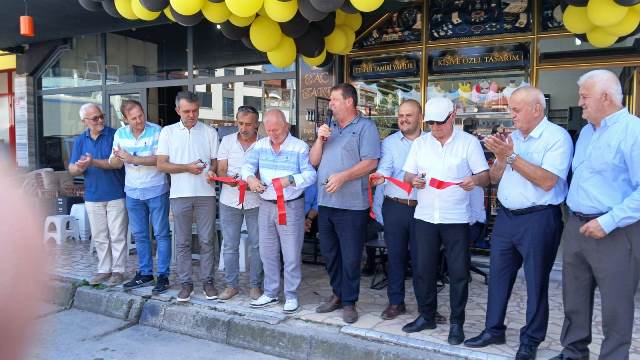 Taç hediyelik eşya satış yeri açıldı  