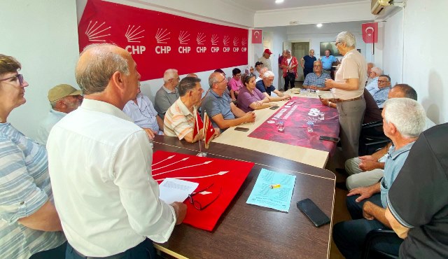 Akyazı CHP teşkilatı toplu istifa ederek Yeni Partiye katıldı