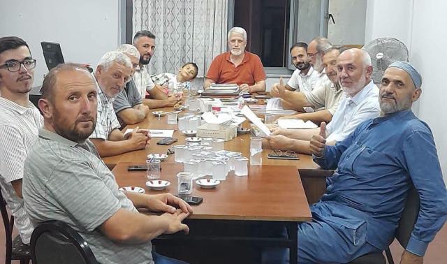 Saadet Partisi Akyazı İlçe başkanı Alan “ Bizim niyetimiz üzüm yemektir”