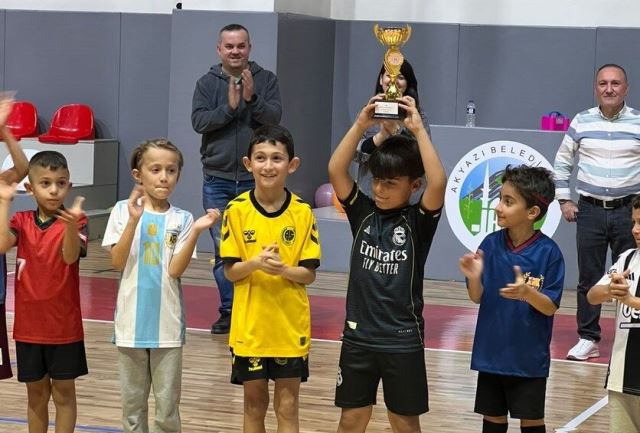 Atatürk İlkokulunun düzenlediği Futsal Turnuvası büyük ilgi gördü 